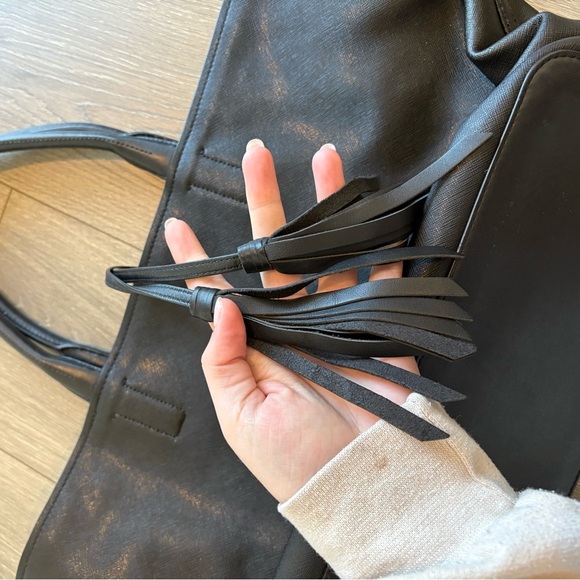 Tumi Travel Tote Black Leather Tassel - Picture 8 of 9